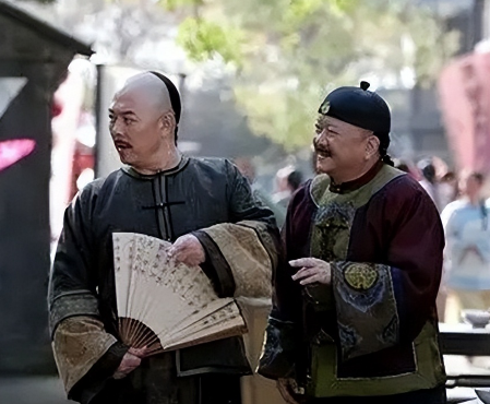 乾隆皇帝微服私访：一对联难住帝王与才子