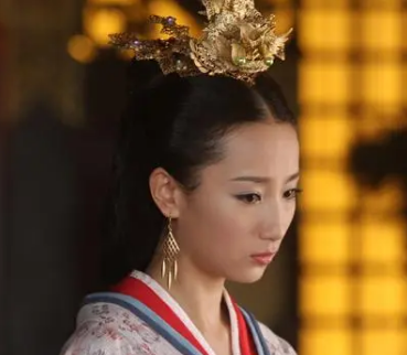 薄皇后：历史上第一位废后的背后故事
