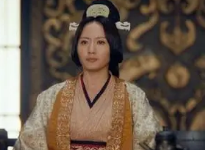 曹丕尊卞夫人为王太后的背后原因，关系是什么样的？