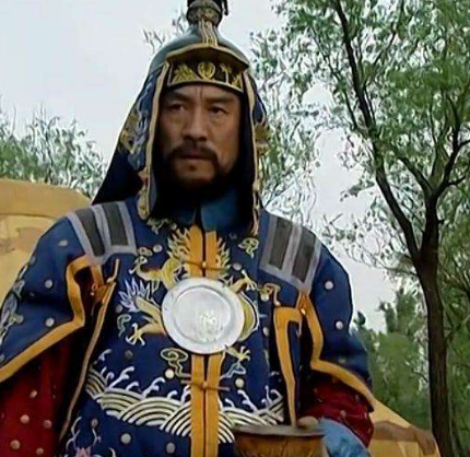从权力巅峰到落魄看门人：年羹尧的跌宕人生