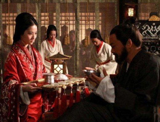 曹操与小妾的悲剧：智慧与权力的较量