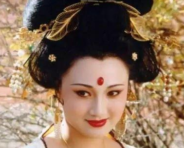 武惠妃与武则天：历史中的两位女性权力象征