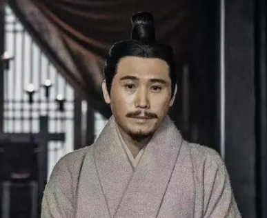 李斯的覆灭：从权臣到阶下囚的转变