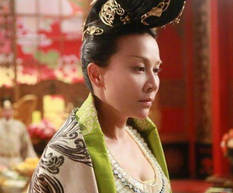 权力游戏的转折：武则天退位背后的真相