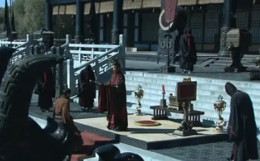 权力棋局中的曹操：挟天子以令诸侯的双面剖析
