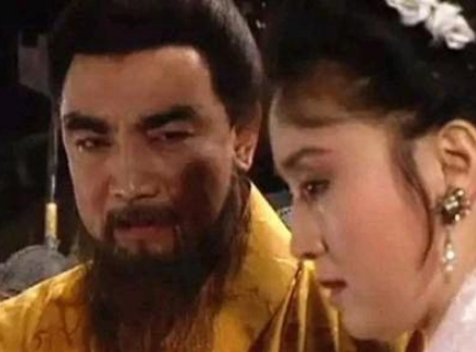 曹操：抢妻背后的政治与人性