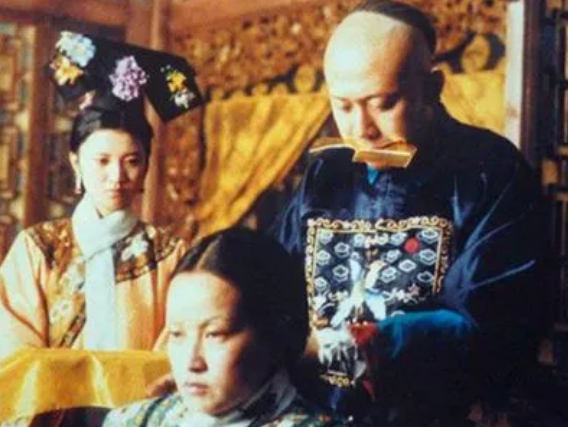 李莲英梳头不掉头发：真相揭秘