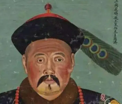 三眼花翎：清代官员的独特标志与身份象征