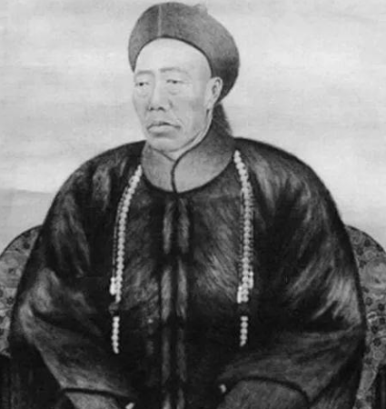 The pomp of Li Lianying burying his mother and the free food and drink of his relatives and neighbors