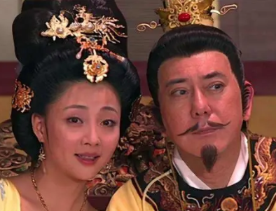 唐玄宗晚年的昏庸：权力、孤独与政治腐败