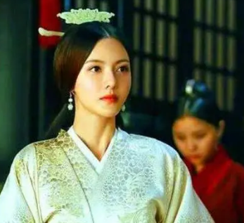 甄宓的婚姻之路：揭秘历史中的真实与传说
