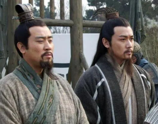 诸葛亮出山辅佐刘备的背后原因