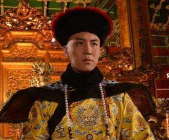 嘉庆皇帝与和珅的命运交织