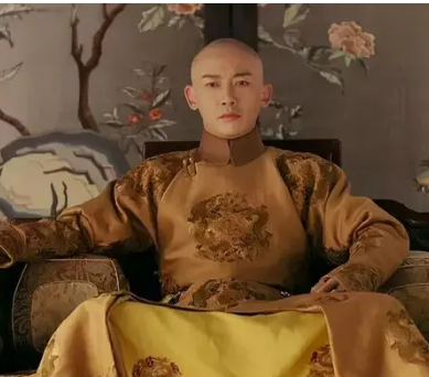 Qianlong and Hongli: the Inheritance of Throne between Father and Son