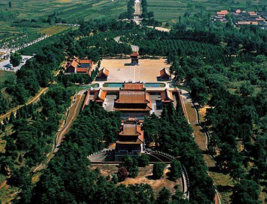 The mystery of the distribution of the royal tombs of the Qing Dynasty: Why did emperors of different generations choose to be buried separately?