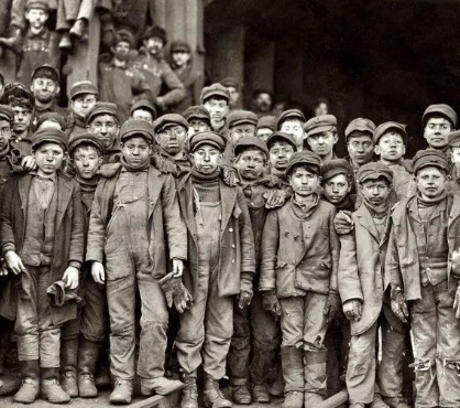 Life and Occupation of Chinese Contract Laborers in South Africa at the End of the Century