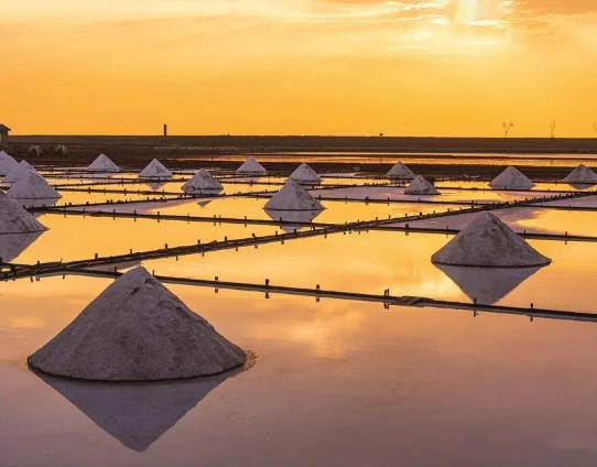 Exploring the Origin of the Solar Saltmaking Method: When Did China Begin to Use It?