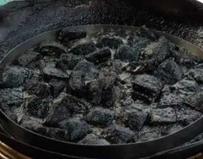 探秘“黑暗料理”：味觉的极限挑战