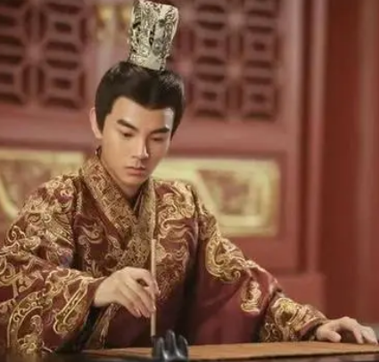 古代王爷的奢华与束缚：一窥宫廷生活的背后