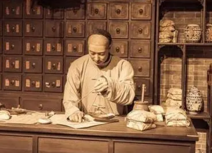 Why didnt ancient court doctors need to be eunuchs? What reasons lay behind it?