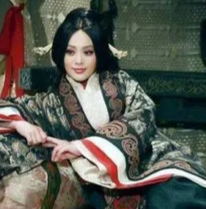 Tragedy under court struggle: the conflict between Lady Qi and Empress Lv