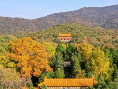 The historical vicissitudes of the Ming Xiaoling Square City and Minglou