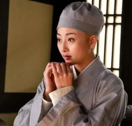 History and Legends: The Story of a Nun and Emperor in the Song Dynasty