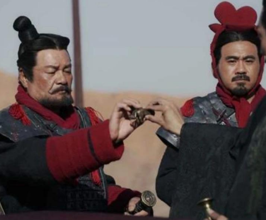 王翦索要钱财的背后：灭楚之战中的智慧与策略