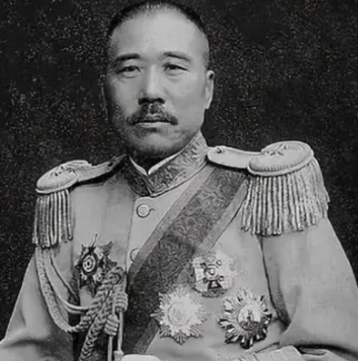 张宗昌的兴衰史：从军阀到自我毁灭