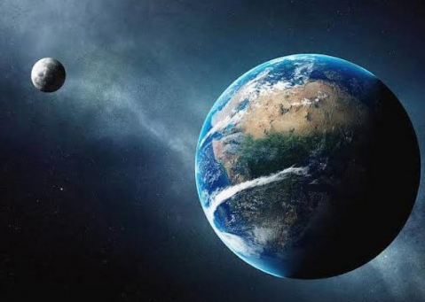 Moon: the only natural satellite of the Earth, not a comet