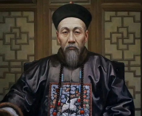 What are the underlying reasons for Zeng Guofans refusal to proclaim himself emperor? What considerations lie behind this decision?