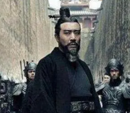 The contest of wisdom and courage: how Liu Bei deceived Cao Caos 50,000 troops