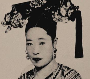 Longyu Empress Dowager: A Sad Life Behind the Glory