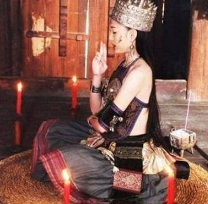 湘西草鬼婆的神秘放蛊术，传承为何只传女不传男？