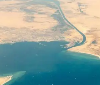 Suez Canal crisis and the sunset of the British Empire: How did the UK start to decline because of nuclear deterrence?