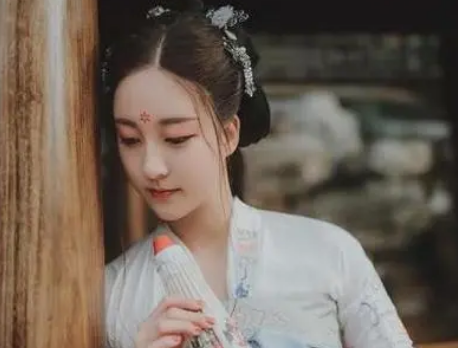The Road to Weight Loss for Ancient Women: The Aesthetic Pursuit of a Lotus Face and a Willow-like Waist