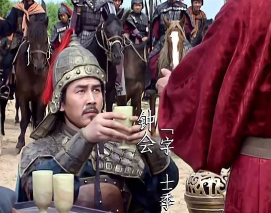 姜维的智谋：宁降钟会，不降邓艾