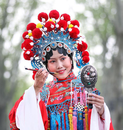 戏曲角色解析：生旦净末丑的人物形象