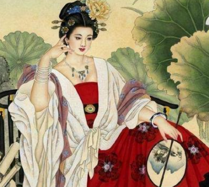 杨玉环与唐朝的兴衰：美貌与权力的交织