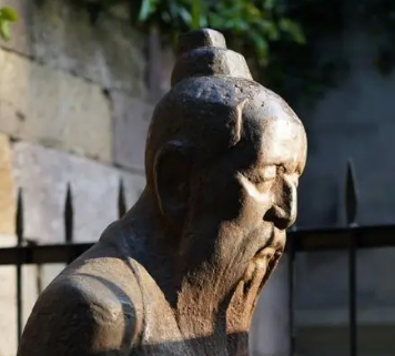 Qin Hui: sinner of history and betrayer of the nation
