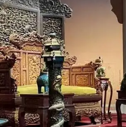 圆明园文物之谜：失落的宝藏与历史的伤痕