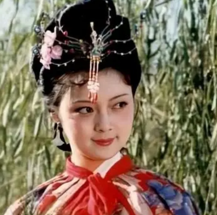 The Fate of Xue Baochai in Dream of the Red Chamber - The Metaphor of the Golden Hairpin Buried in Snow