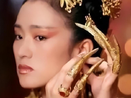 古代后宫妃子的指甲套：权力与地位的象征