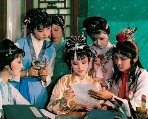 红楼梦：清朝笔下的康熙时期百态人生