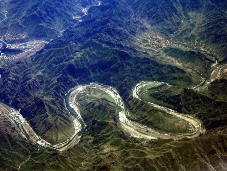 探秘龙脉：中国地理与文化的神秘纽带