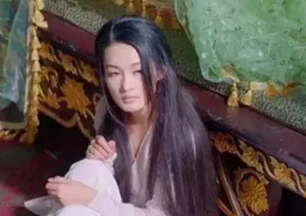 宫廷角落的隐秘交易——冷宫妃子与太监的利益纠葛