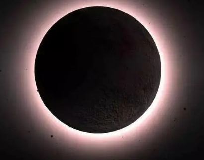 The Two Aspects and Two Saints: The Illumination of the Sun and the Mysterious Glow of the Moon.