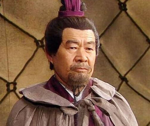 智谋与谋略：荀攸在曹操营中的角色
