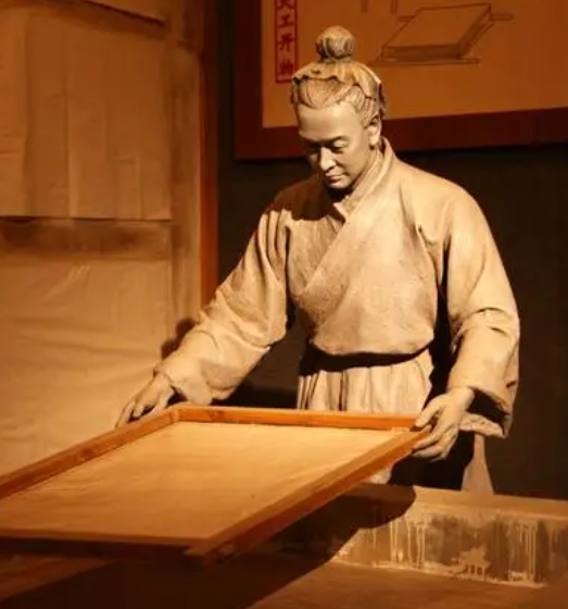 造纸术是西汉时期谁发明的？发展历史如何？