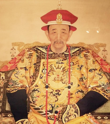 康熙帝的卓越政绩：平定三藩稳边疆与颁布惠民政策